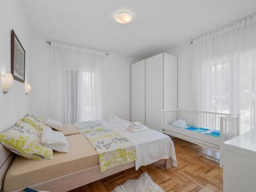 Two Bedroom Apartment With Terrace And Sea View Adriatica