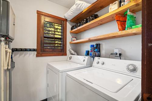 Η κουζίνα ή μικρή κουζίνα στο The Dogfish Dive Den!