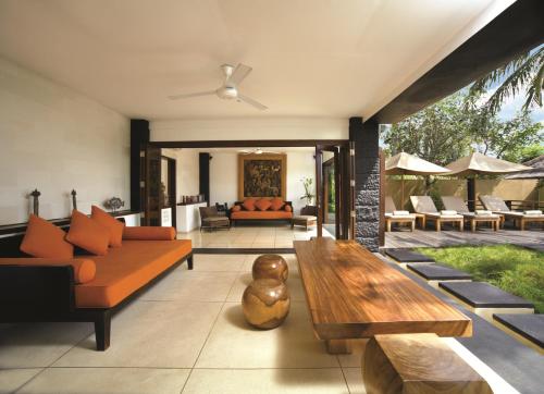 Qunci Villas Resort — Pool view