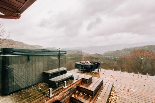 Loodusmaastik palkmajakese lähedal