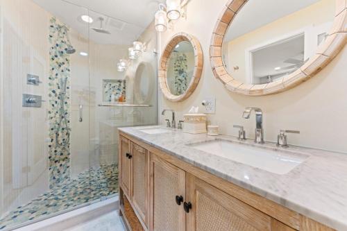 Koupelna v ubytování 384 Harbor Drive