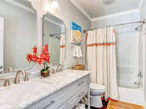 Ένα μπάνιο στο Blue Cat