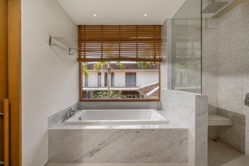 Et badeværelse på Abogo The Ocean Villa Da Nang Luxury