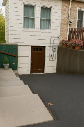 Φωτογραφία από το άλμπουμ του New Modern Apartment σε Γιόνκερς