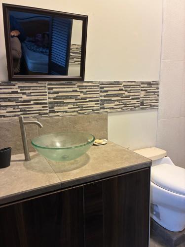 Ένα μπάνιο στο Ecological Rancho house con piscina cerca al Río & Billar