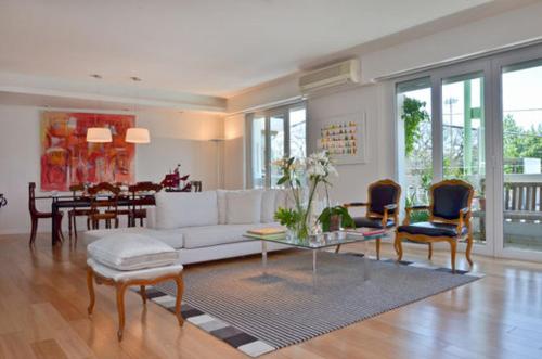 Χώρος καθιστικού στο Depa