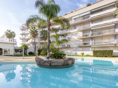 Sunny new apartment in Roses with 3 swimming pools