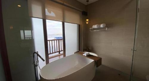 Koupelna v ubytování Putri Duyung Ancol