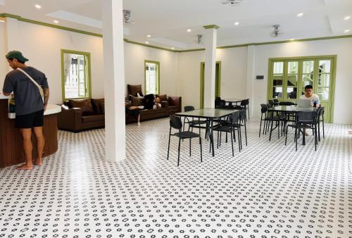 Posezení v ubytování White Elephant Hostel