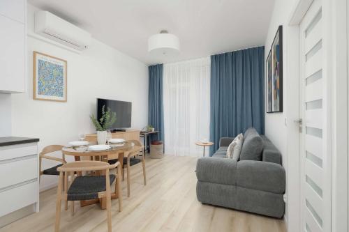 Foto Stylish Apartment in Browary Warszawskie with Air Conditioning & Parking by Noclegi Renters 2