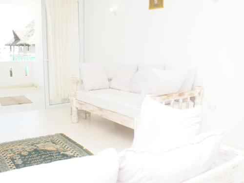 Postel nebo postele na pokoji v ubytování Ocean Views, Steps to the Shore