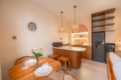 Køkken eller tekøkken på Large Private Pool Villa Border Canggu & Pererenan