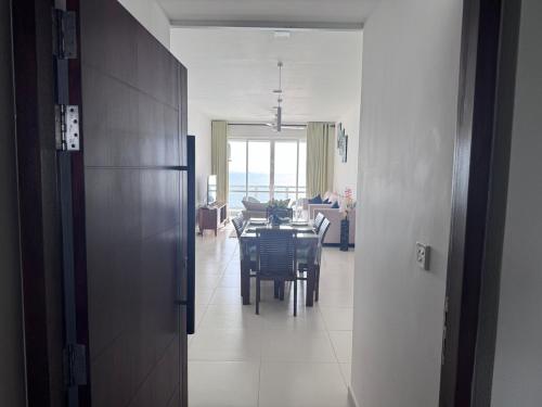 Fotografie z fotogalerie ubytování Seaside Escape Ocean Views Uswetakeiyawa v destinaci Uswetakeiyawa