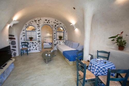 Αura Cave