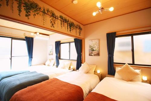 Fotografie z fotogalerie ubytování 20-minute train ride to Akihabara Direct bus to Disney Direct bus to Haneda Airport Private house 5-minute walk from Ichinoe station v Tokiu