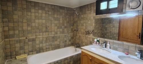 Koupelna v ubytování فيلا الدانة