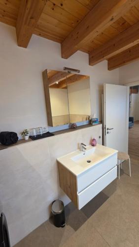 Kuchyň nebo kuchyňský kout v ubytování Pfeifers OdenwaldNest