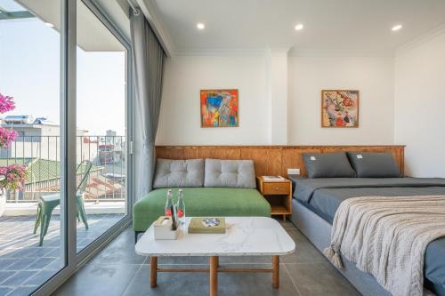 Ένα ή περισσότερα κρεβάτια σε δωμάτιο στο Modern Residence with Elevator - Near Old Quarter