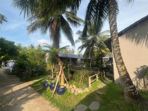 Κήπος έξω από το Coco Farmstay