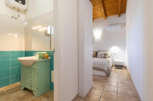 Ένα μπάνιο στο La Margherita Guesthouse, Nebida seaview