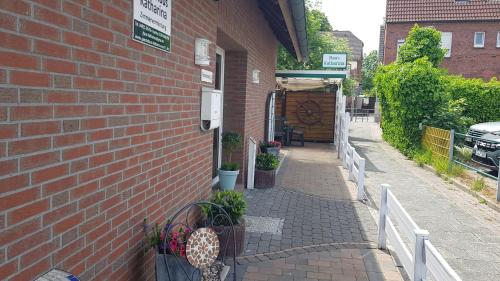 Η γειτονιά γύρω από ή μία γειτονιά κοντά σε αυτό το δωμάτιο σε οικογενειακή κατοικία