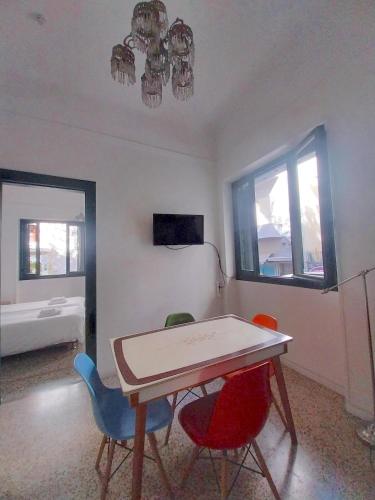 Central 2-Bedroom Apartment with Rooftop Access! EP9G