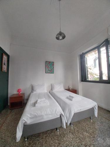 Central 2-Bedroom Apartment with Rooftop Access! EP9G