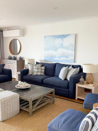 Χώρος καθιστικού στο Surfers Delight Beach House