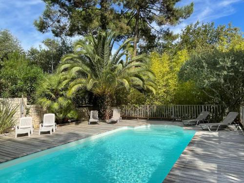 Ravissante villa tout bois avec piscine chauffée