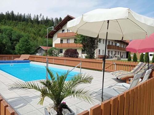 Bazén v ubytování Ferienbauernhof Mehlbach nebo v jeho okolí