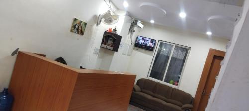 Μια τηλεόραση ή/και κέντρο ψυχαγωγίας στο Meera Residency Vrindavan