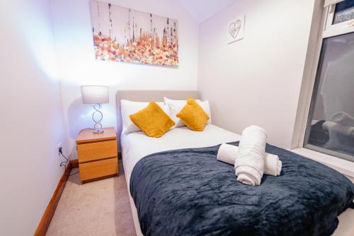 4BR 2Bath Home -Hot Tub, Free Parking & Games Room photo 11
