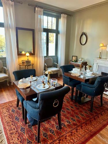 Khu vực ghế ngồi tại Les Villas du Parc - Chambres d'hôtes AMBROISE & GERMAINE - Meublé 5 étoiles VILLA MARIE 2 à 5 chambres