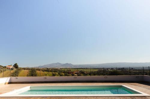 Πισίνα στο ή κοντά στο Villa Monterazzano by MMega