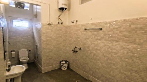 Ένα μπάνιο στο The Urban Grandeur 1