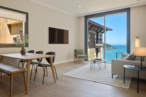 Playa de LaConcha 5 by FeelFreeRentals