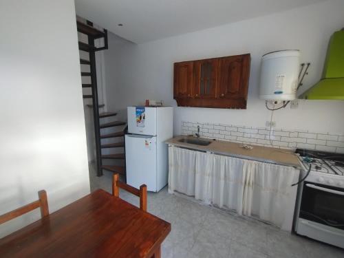 Kuchyň nebo kuchyňský kout v ubytování Las brotolas