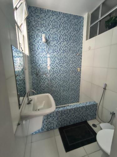 Ένα μπάνιο στο Apartamento na Graça com excelente localização