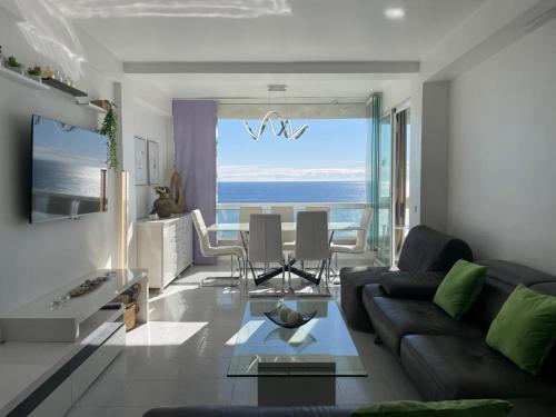 "El Cisne" by BenalSuites - Panoramic Sea View