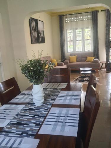 Ein Sitzbereich in der Unterkunft 41 Nile Bridge Villa