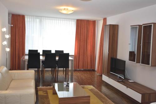 Foto Very central and modern 2BR near lake - Flower 13 1
