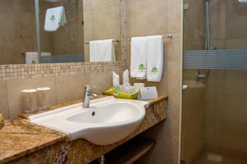 Koupelna v ubytování Safari Park Hotel