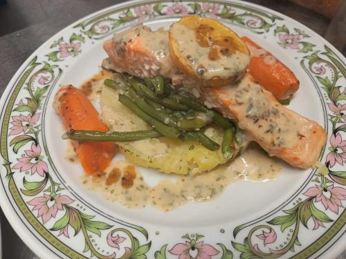 Φαγητό σε αυτό το ξενοδοχείο ή κάπου εκεί κοντά