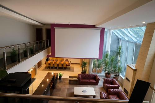 Posezení v ubytování Lakeside Wellness Villa Buftea