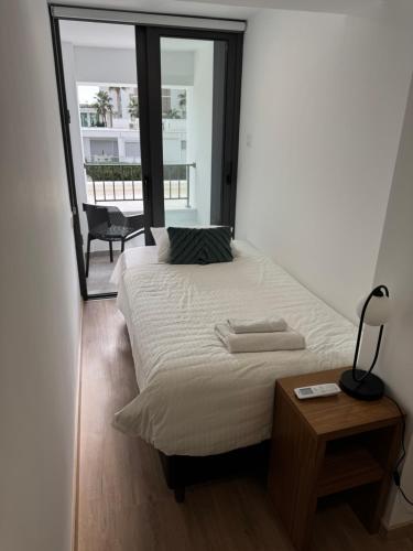 Postel nebo postele na pokoji v ubytování Luxury Maisonette 200 Meter to Sea