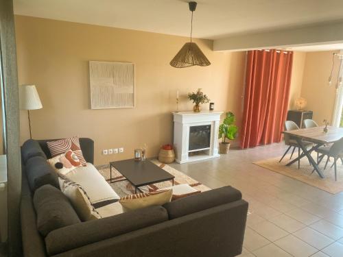 Гостиная зона в Maison lumineuse, proche plage et nature