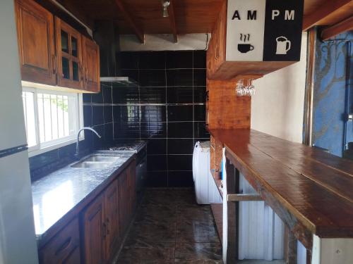 Kuchyň nebo kuchyňský kout v ubytování Casa 2 dormitorios con pileta