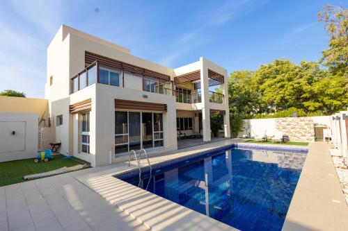 Malibu Luxe I Private Pool I 5 bed Villa