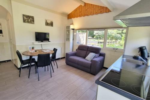 Posezení v ubytování Hello Zeeland - Molenweg 26