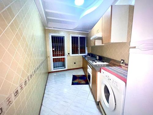 Una cocina o cocineta en Modern Central Apartment in Casablanca